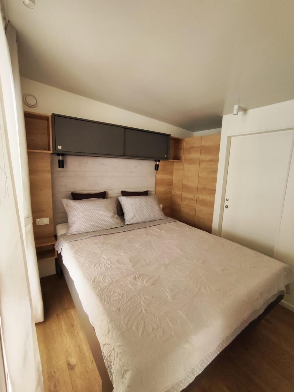 Mobile Home Kala Биоград на Мору Екстериор снимка